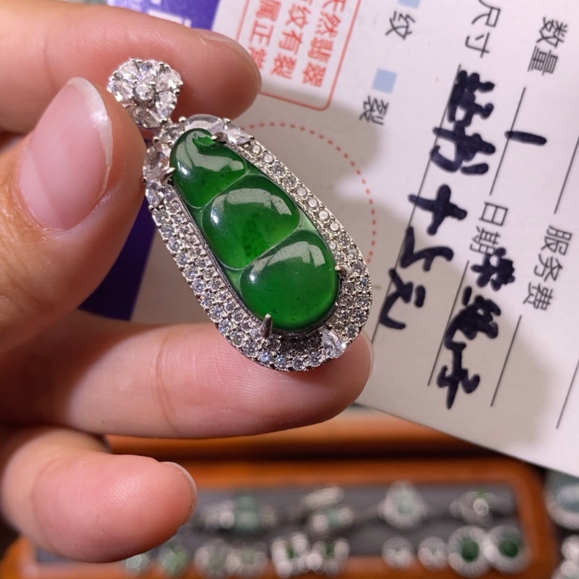 【闪购商品】翡翠颈饰未镶嵌爱****天然