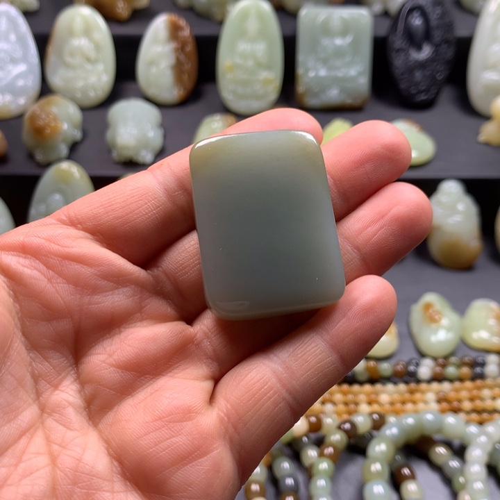 和田玉（糖玉）颈饰未镶嵌