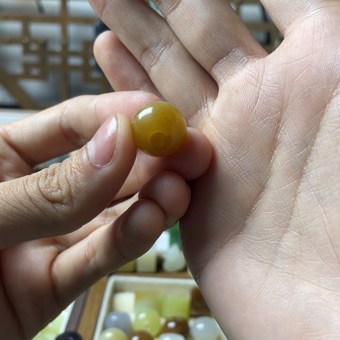 兜****和田玉（糖玉）未镶嵌颈饰