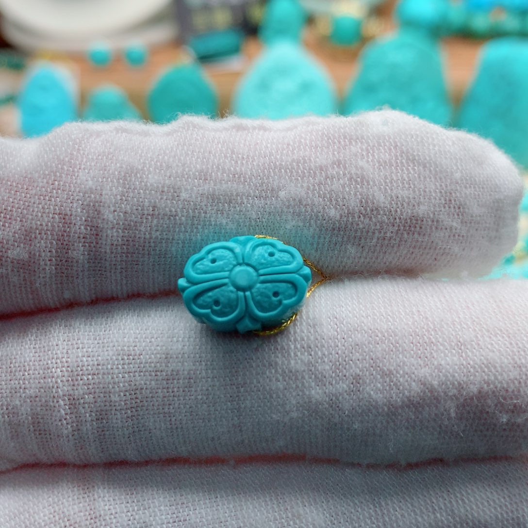 绿松石颈饰未镶嵌