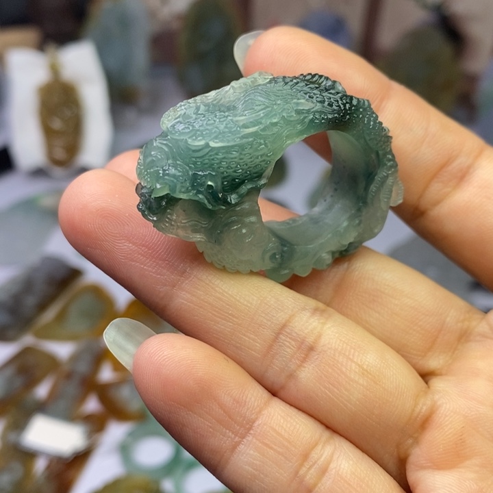 定制翡翠未镶嵌翡翠