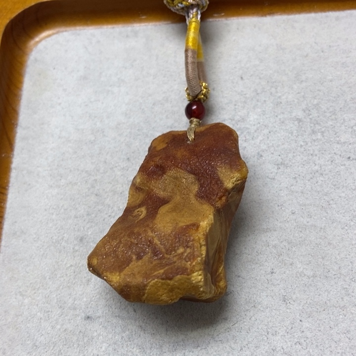 蜜蜡未镶嵌裸石吊坠
