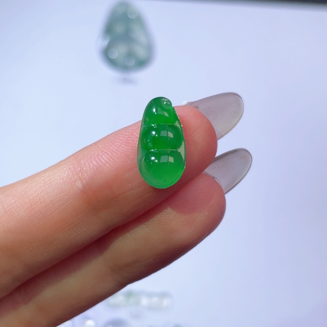 翡翠颈饰未镶嵌裸石