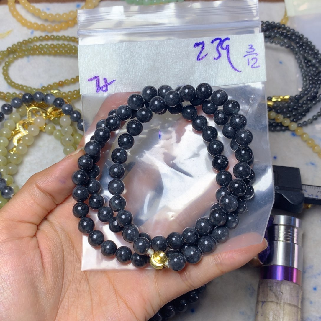 定制翡翠未镶嵌天然缅甸翡翠多样性