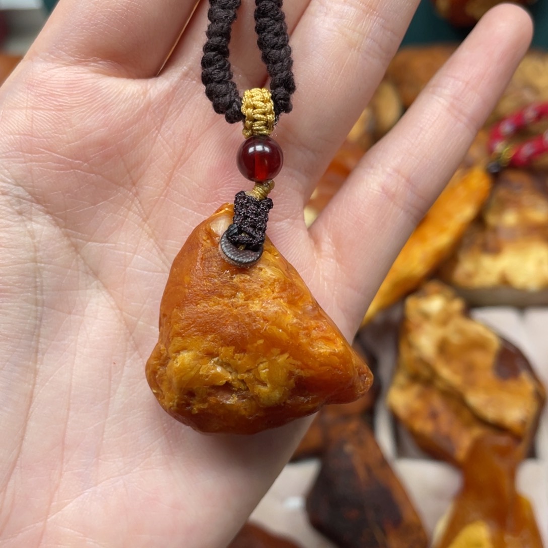 琥珀珠宝奇石未镶嵌