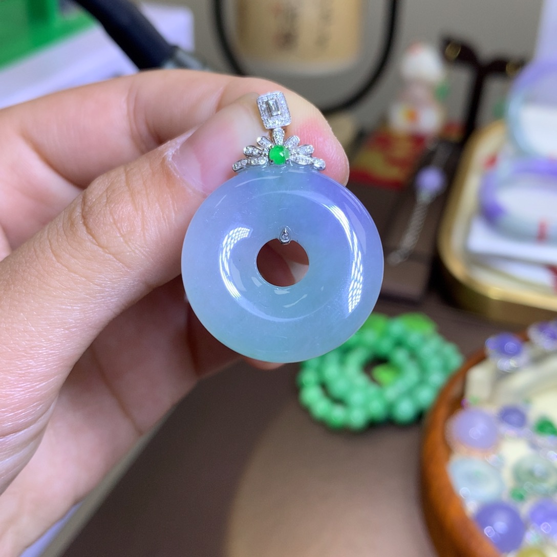 翡翠18K金镶嵌颈饰翡翠