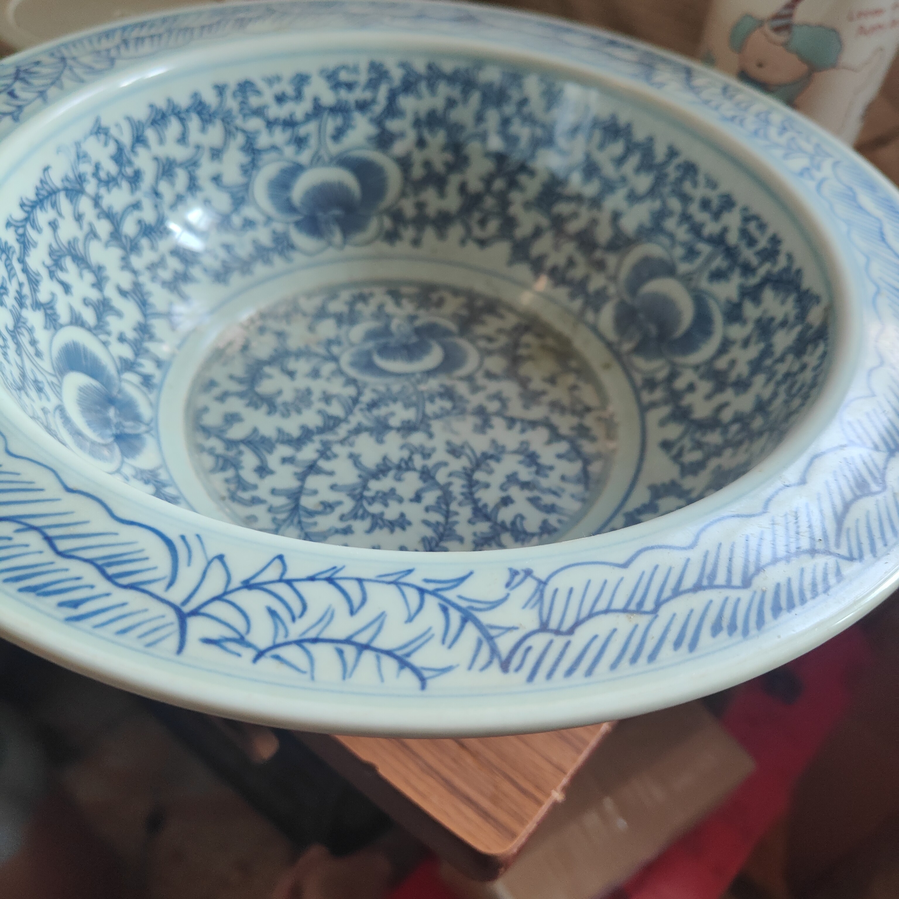 纯手绘画片的一个洗手盆