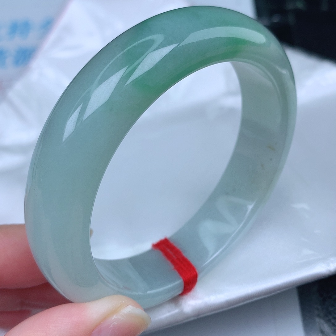 翡翠手镯未镶嵌天然