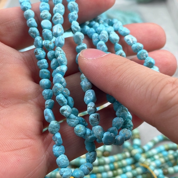 绿松石颈饰未镶嵌