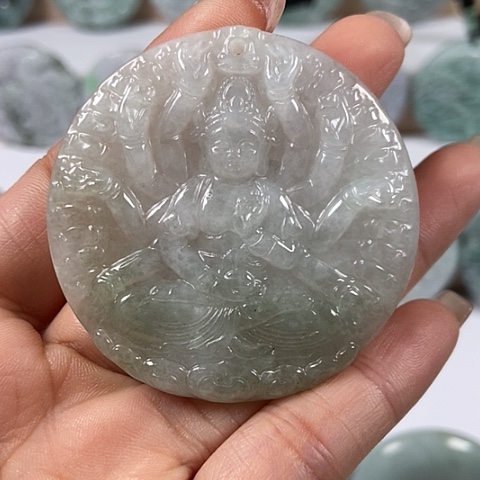 翡翠颈饰未镶嵌千手观音福利