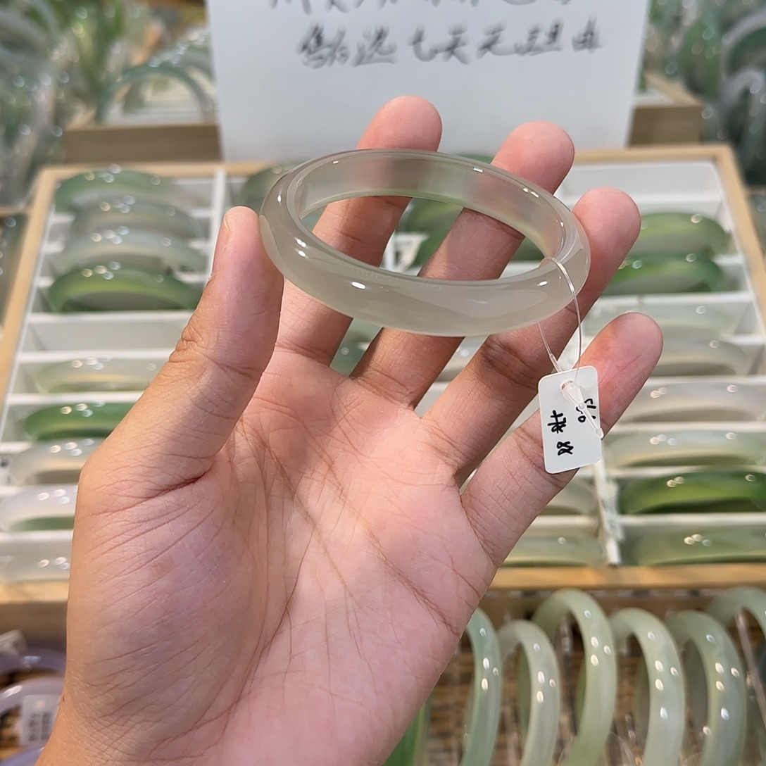 玛瑙/玉髓未镶嵌手镯圈口56.6