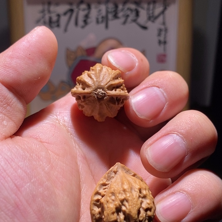 文玩核桃把件宫灯手捻