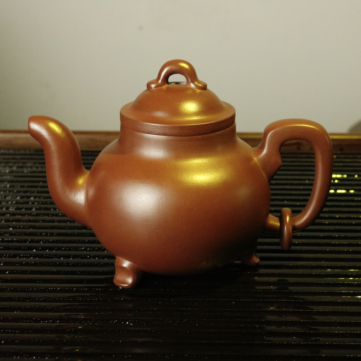 宜兴紫砂壶红皮龙三足鼎立400毫升左右