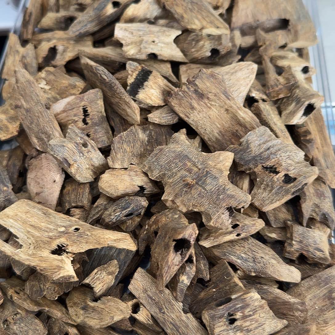 沉香沉香碎屑醇化透顶绿50克