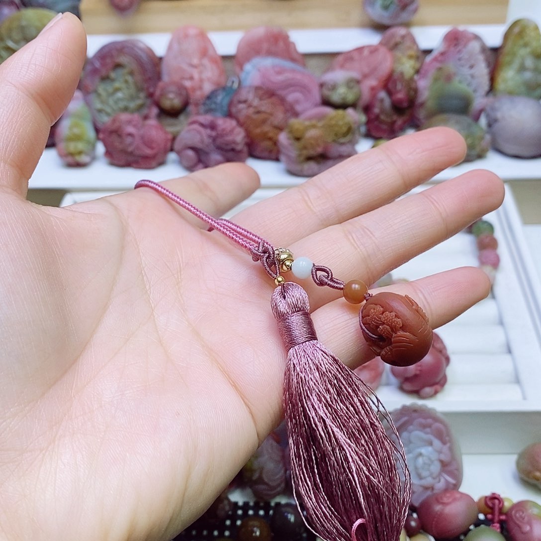 玛瑙/玉髓盐源玛瑙吊坠未镶嵌