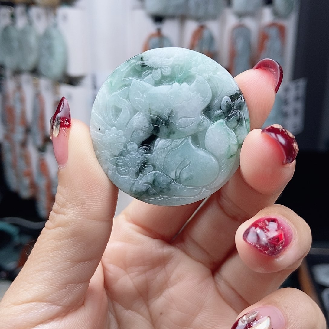 翡翠颈饰未镶嵌翡翠