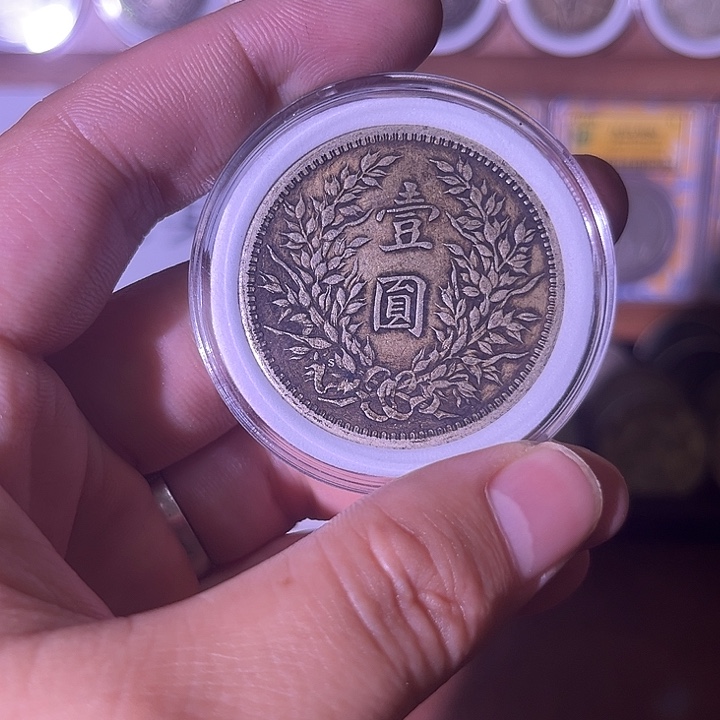 复古 精美龙洋可吹响可翻面工艺品摆件