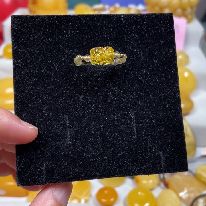 未镶嵌琥珀裸石貔貅戒指