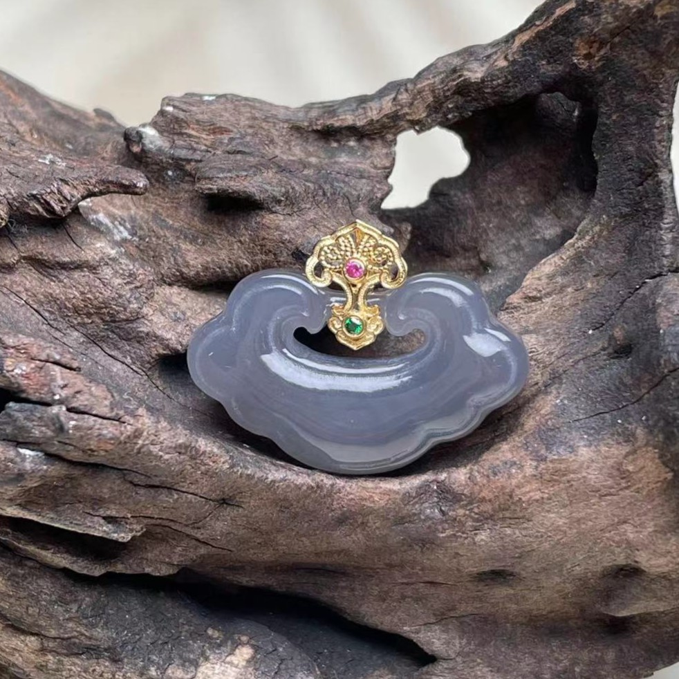 菲菲珠宝好*24594-18k和田玉吊坠