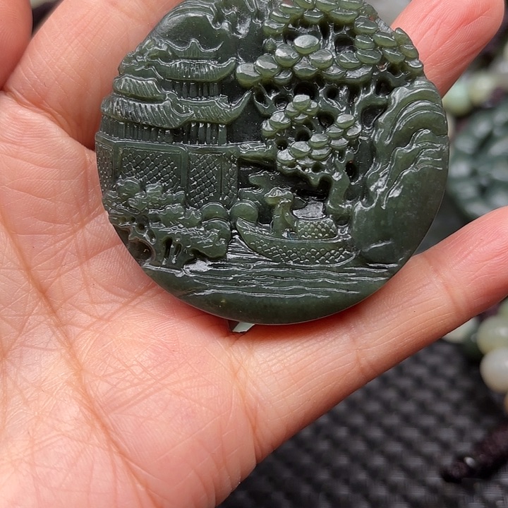 和田玉颈饰未镶嵌