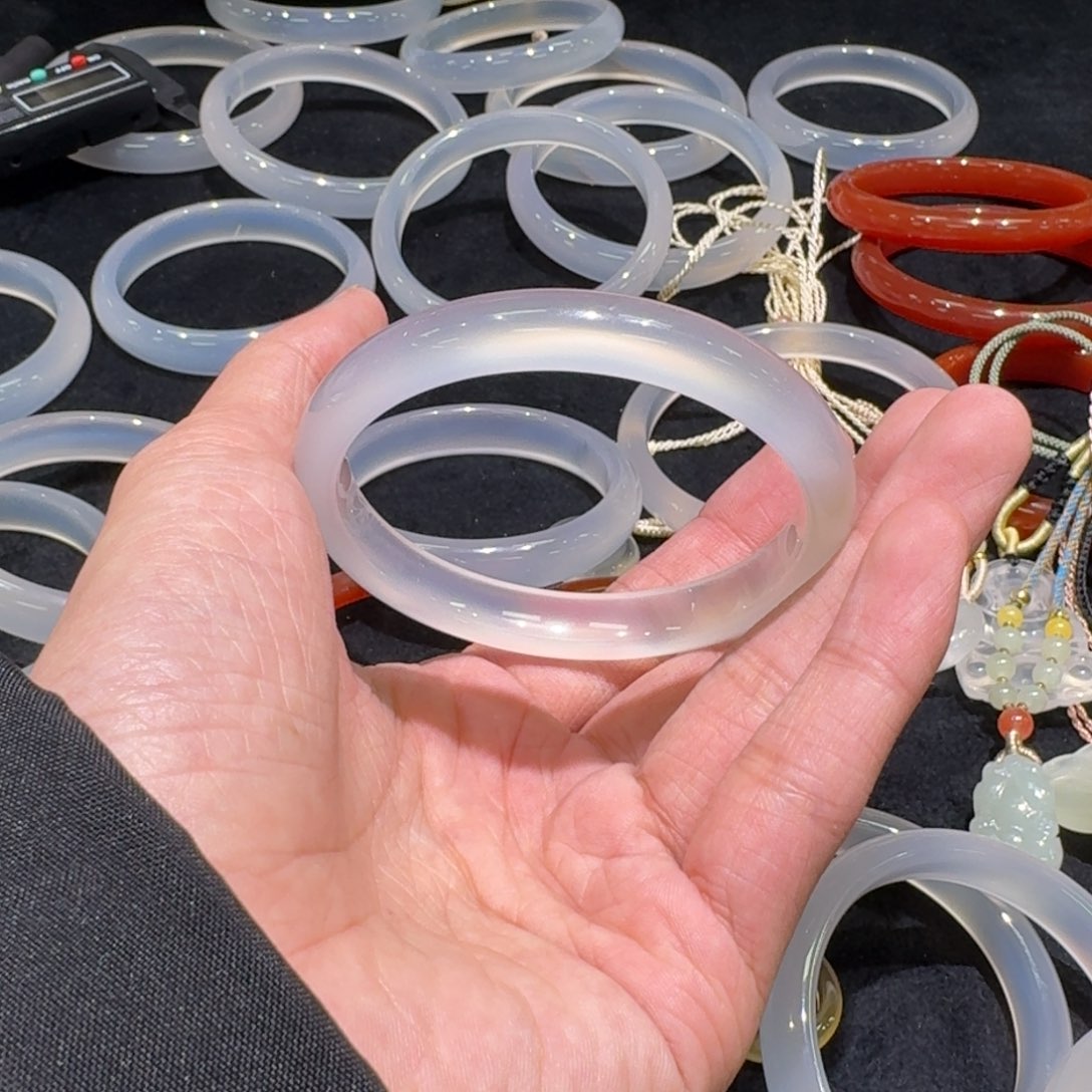 空***-玛瑙/玉髓未镶嵌手镯03
