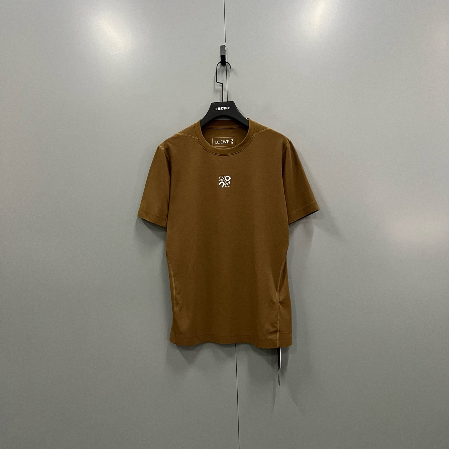 99新 LOEWE/罗意威 jp1231 棕色科技平纹短袖 XS码 020802