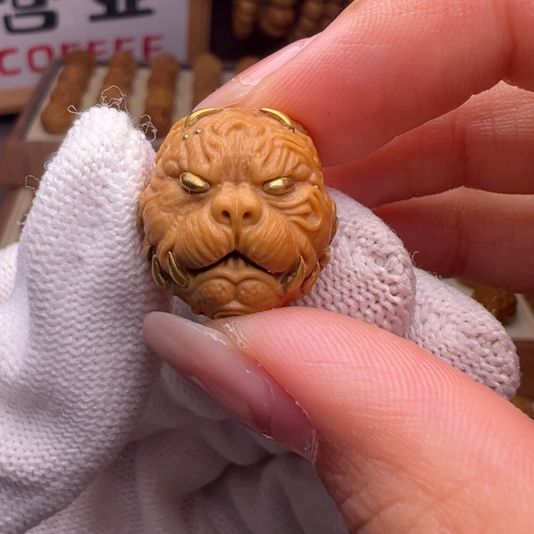 猴头核桃把件镶嵌款狗王全品有正常封口线