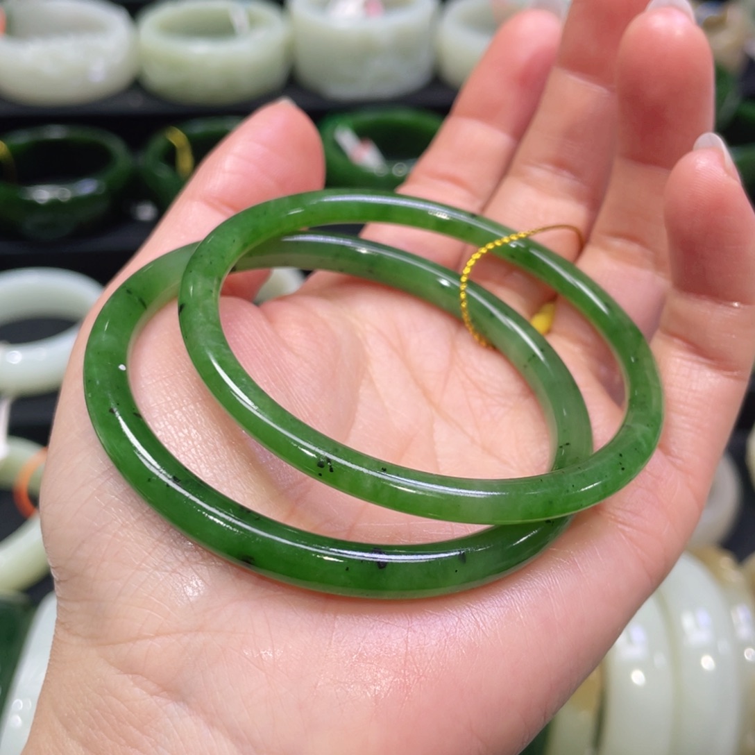 未镶嵌手镯和田玉10