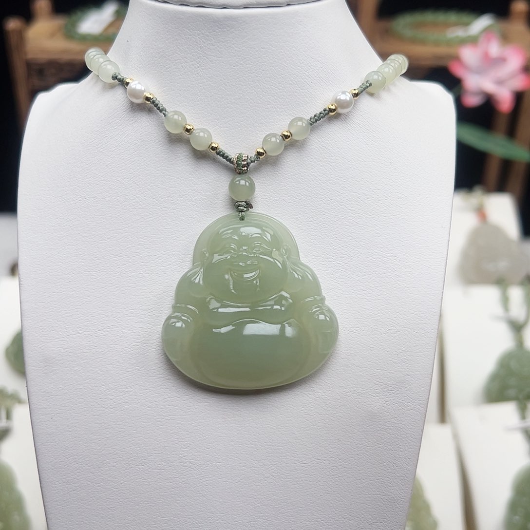 和田玉颈饰未镶嵌猫**猪