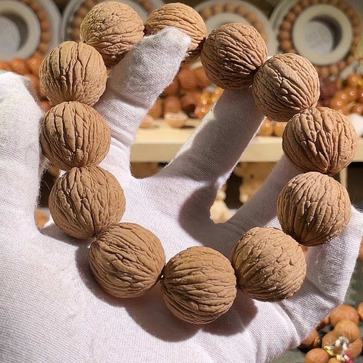 何***。手串猴头核桃侯爷驾到