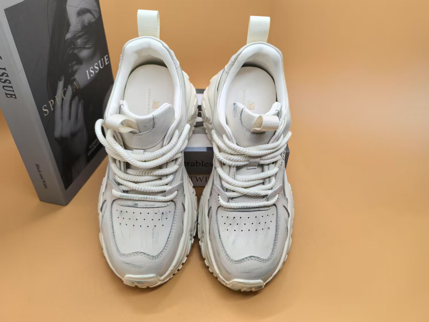 2025超轻厚底时尚擦色老爹鞋5066-1