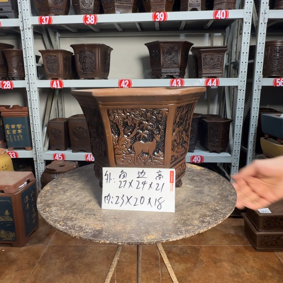 紫砂花盆，有1厘米左右尺寸差距有色差