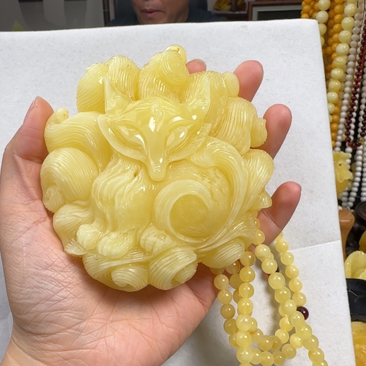 蜜蜡珠宝奇石未镶嵌