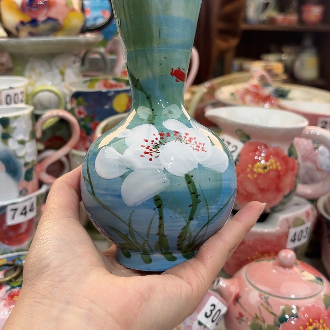 瓷片兔兔盖茨。兔兔