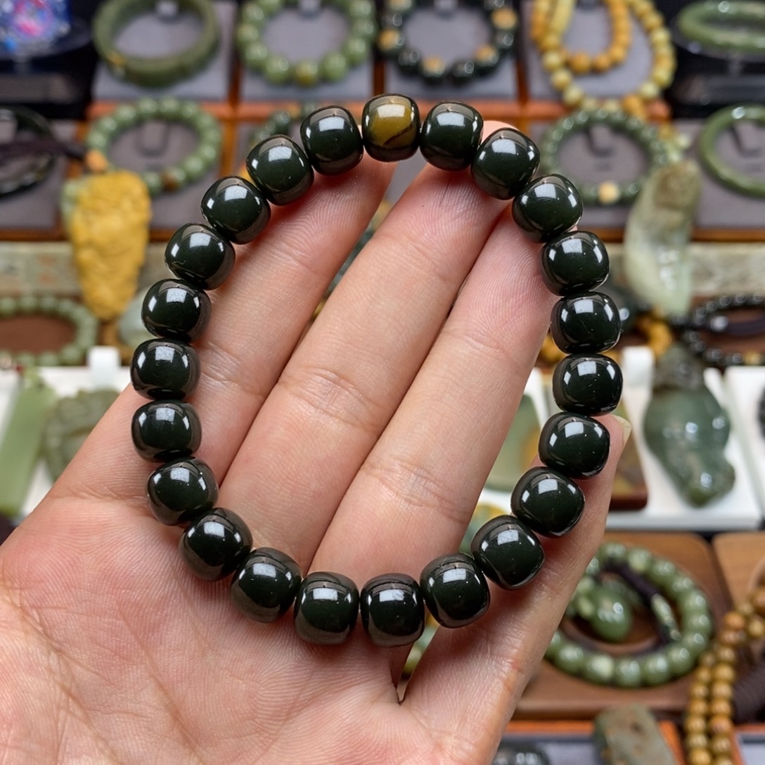 L***.手链未镶嵌岫岩河磨玉（透闪石质玉）