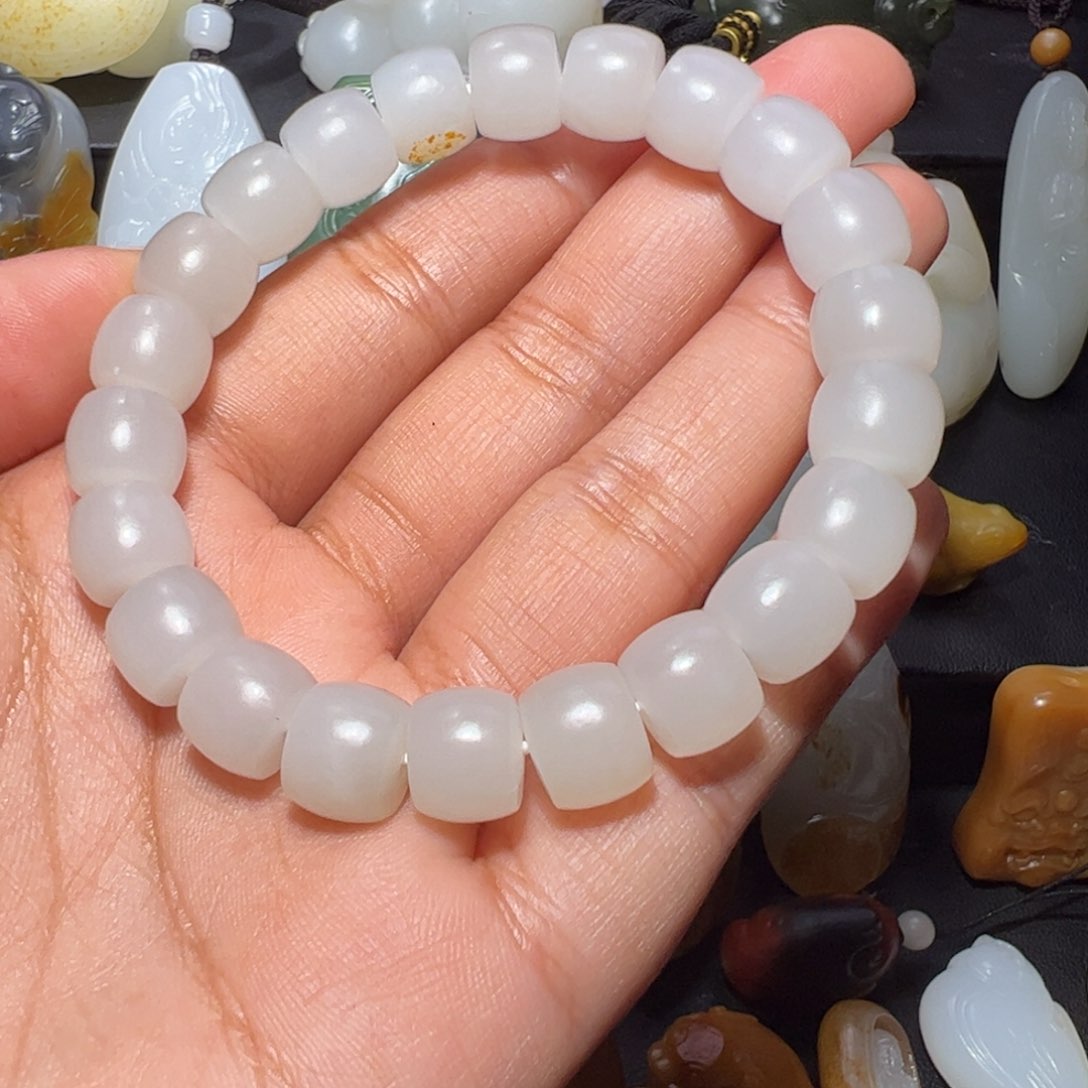 和田玉颈饰未镶嵌