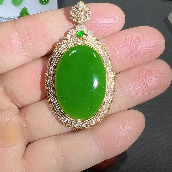 和田玉（碧玉）18K金镶嵌吊坠(不含链)