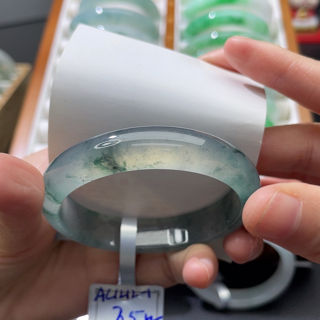 翡翠未镶嵌手镯52.5贵妃高冰乌鸡飘花