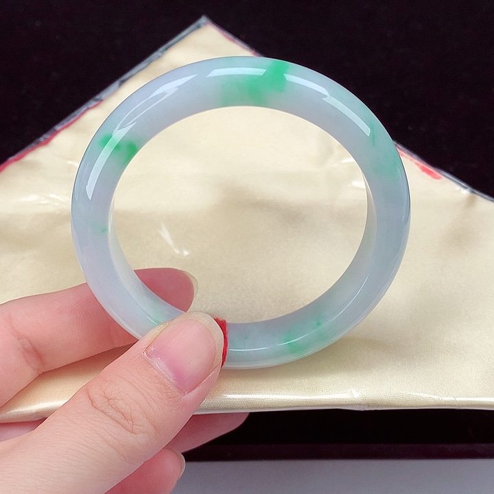 翡翠未镶嵌手镯翡翠