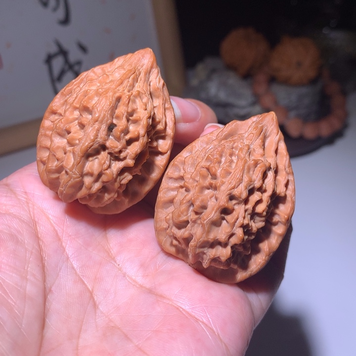把件文玩核桃十三陵鸡心