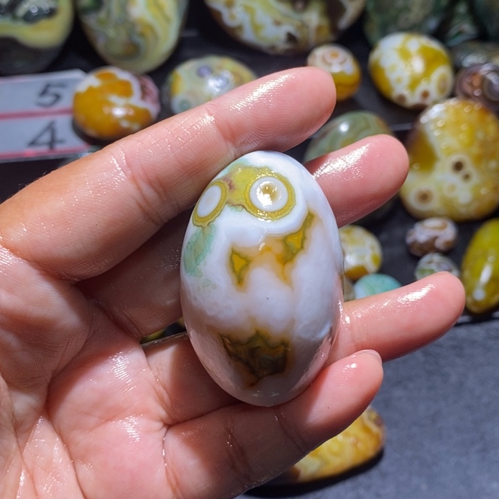 哈***兵玛瑙/玉髓未镶嵌珠宝半成品