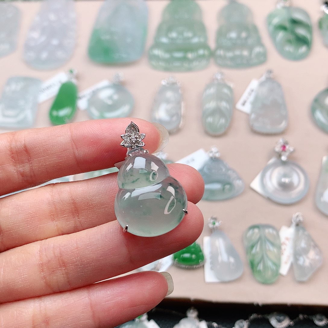 翡翠颈饰18K金镶嵌葫芦