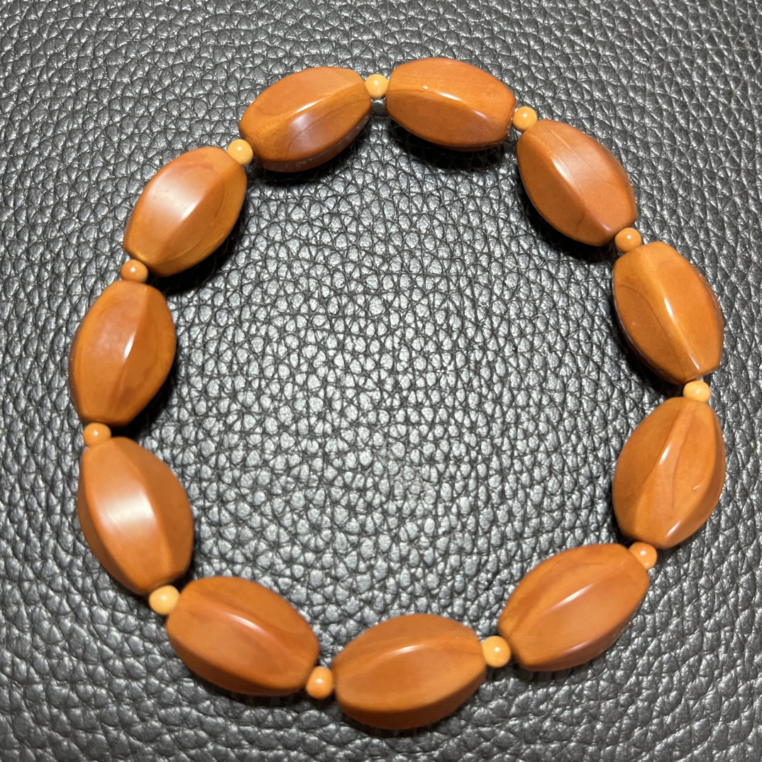 核雕素串，1.3×1.8。老油核
