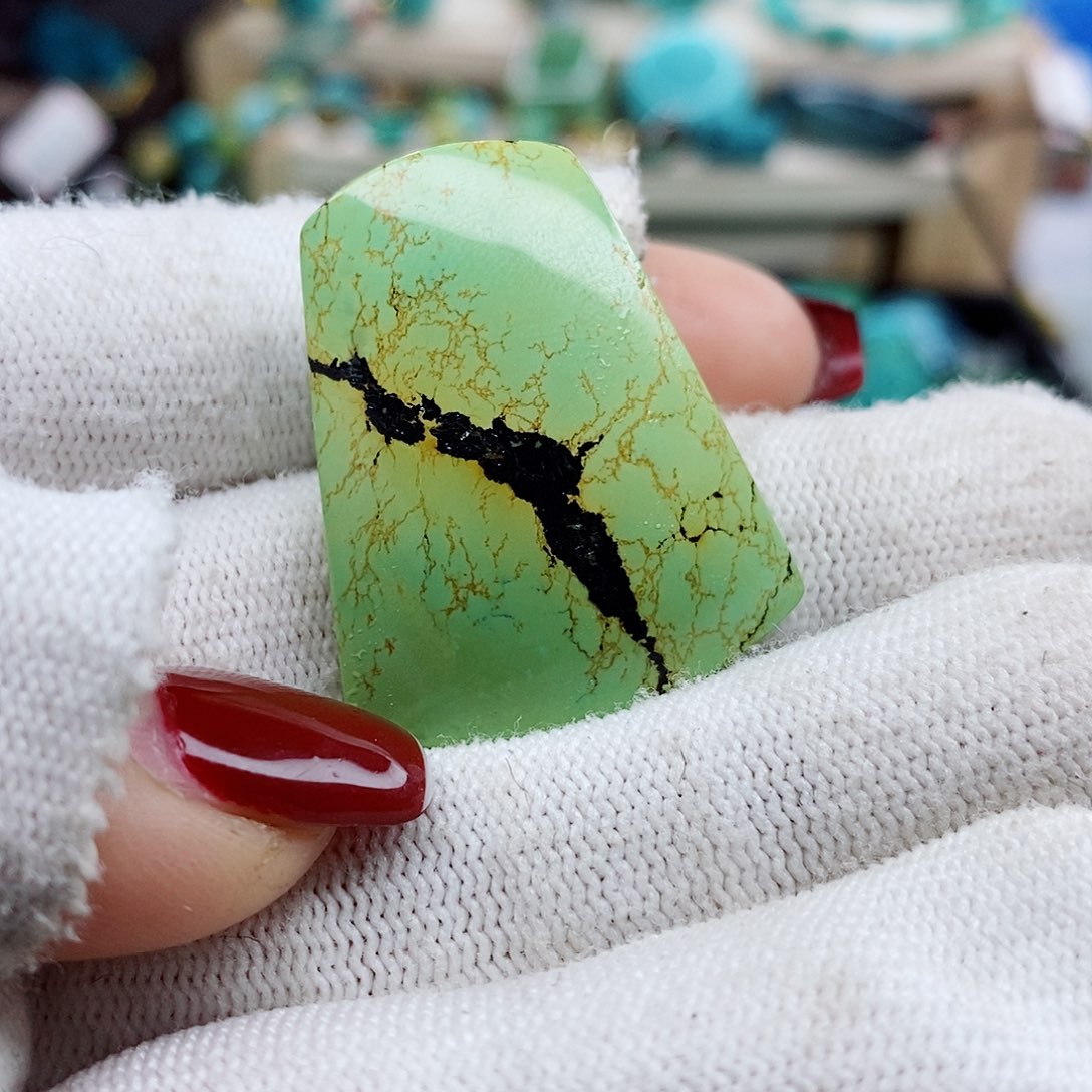 绿松石颈饰未镶嵌