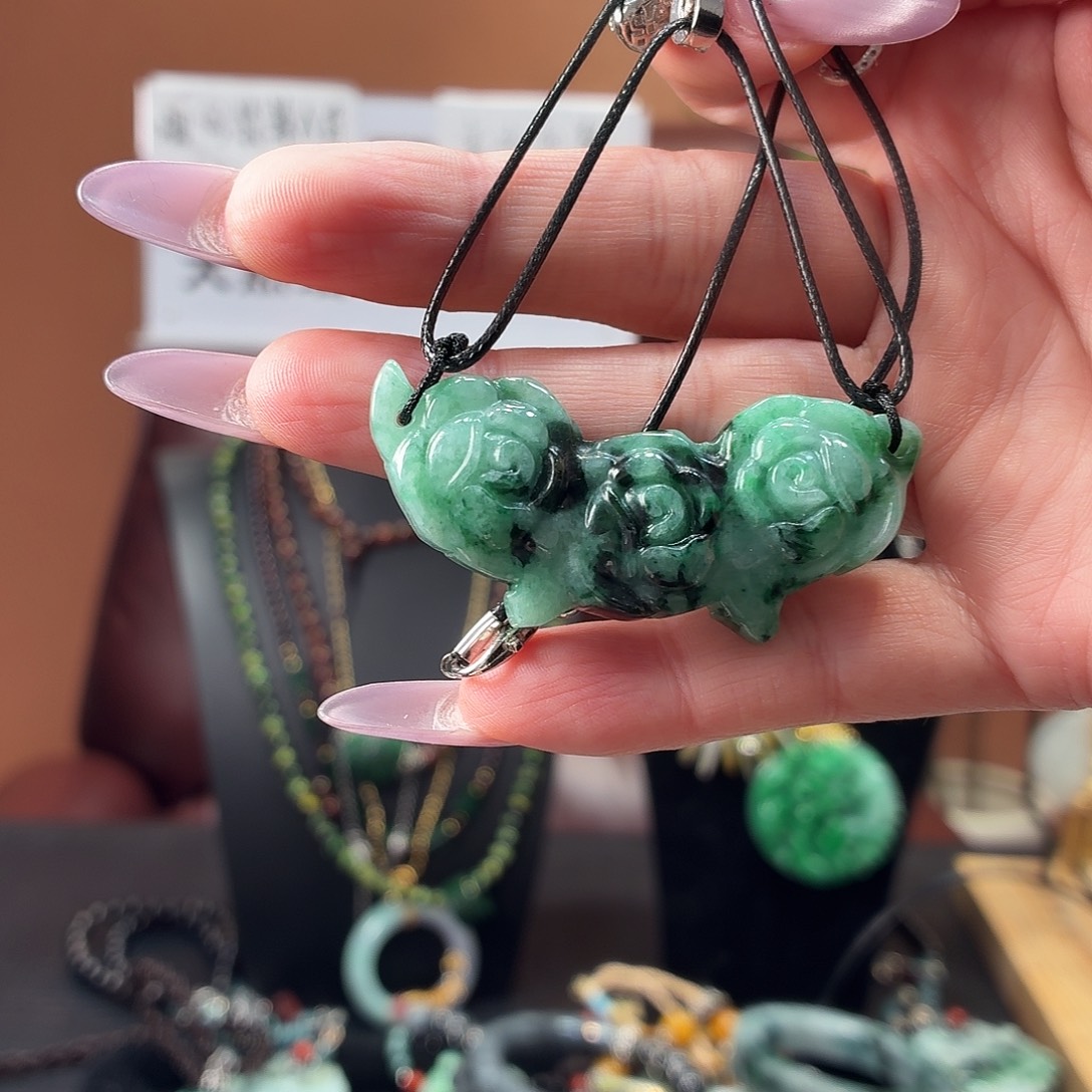 翡翠未镶嵌耳饰手串