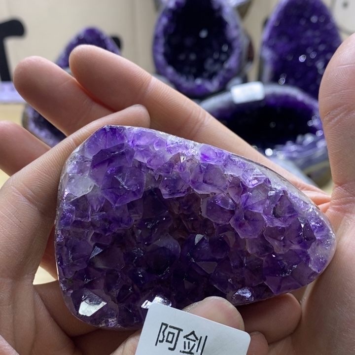 未镶嵌水晶大型摆件（非配饰）