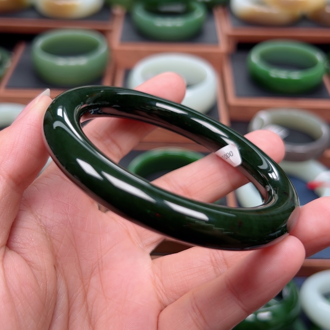 未镶嵌手镯和田玉（碧玉）