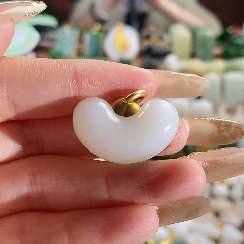 【闪购商品】和田玉吊坠18K金镶嵌