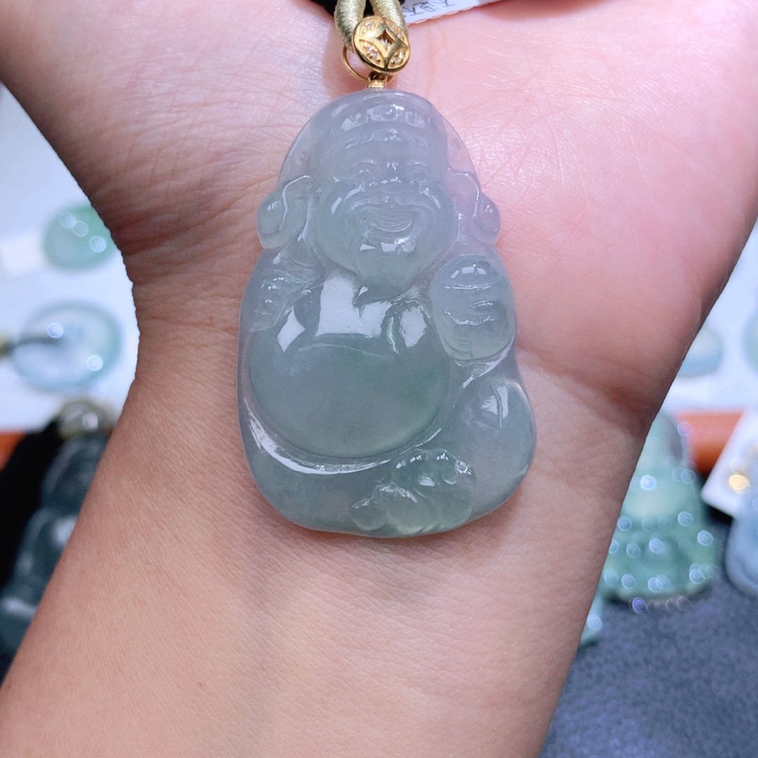 翡翠18K金镶嵌颈饰财神爷