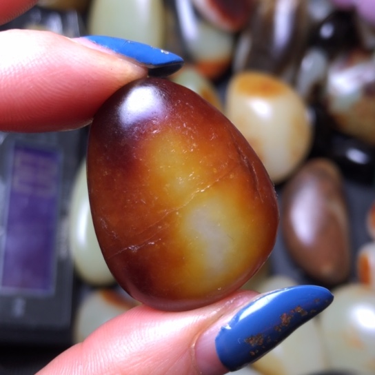 和田玉（翠青玉）未镶嵌珠宝奇石